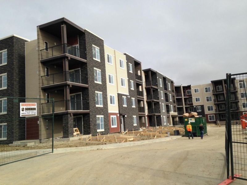 FEW YEARS OLD 2 BEDROOMS APARTMENT ON 3RD FLOOR IN KINCORA ! YMK Property