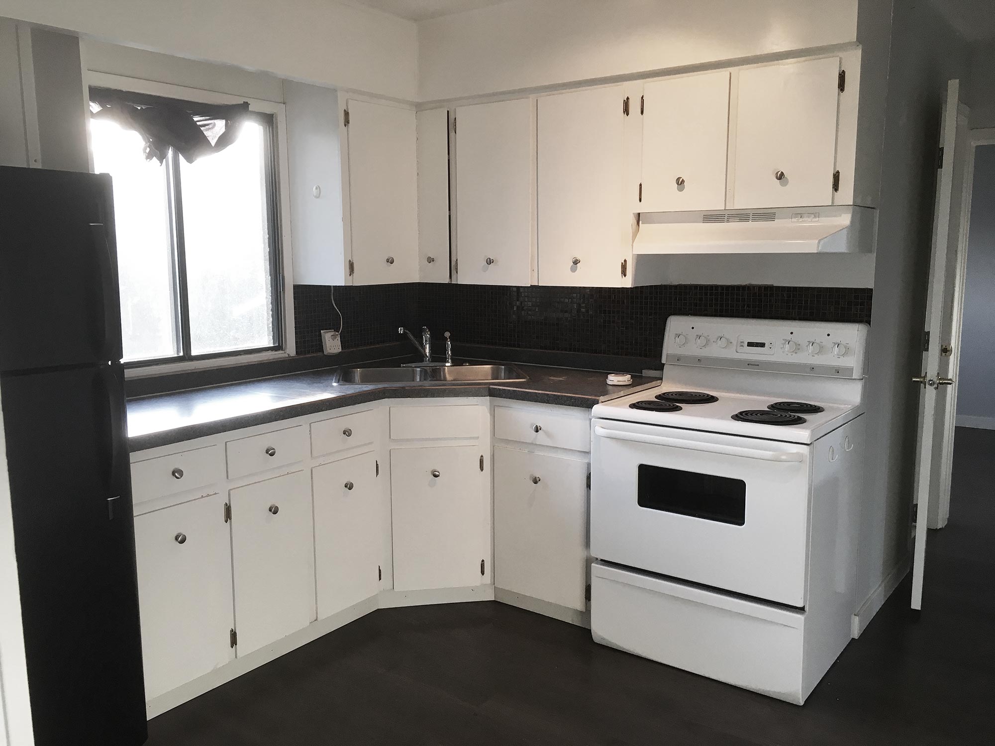 TWO BDRMS MAINFLOOR FOR RENT IN RADISSON HEIGHTS! YMK Property