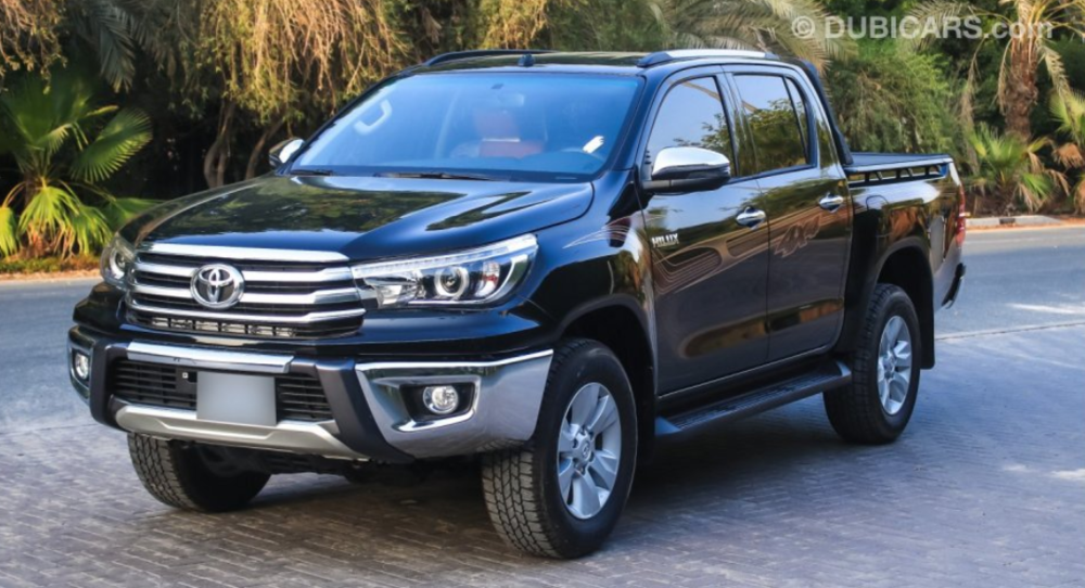 2020 Toyota Hilux SR5 is the Compact Truck You Always
