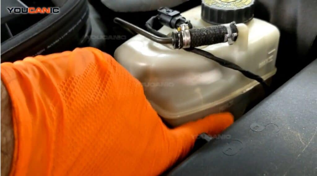 MercedesBenz SLClass Check Add Brake Fluid YOUCANIC