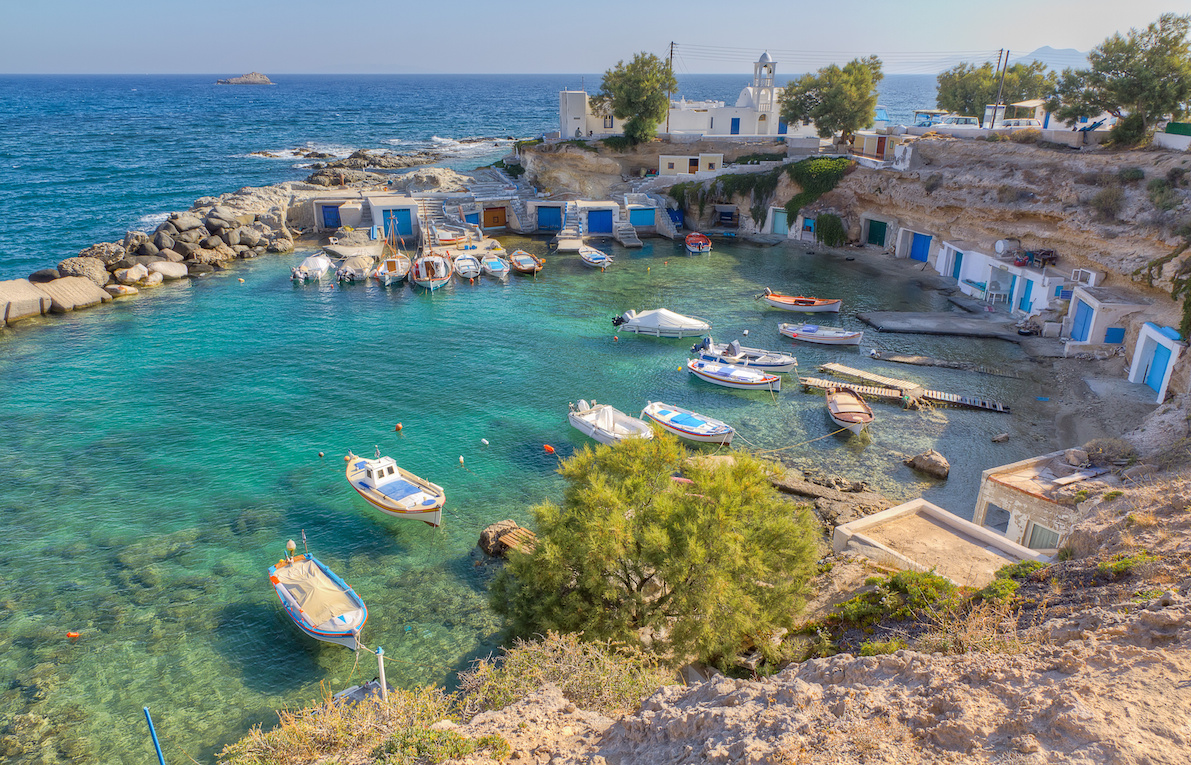 TRAVEL TIPS AND GUIDE TO MILOS the island of hidden treasures You