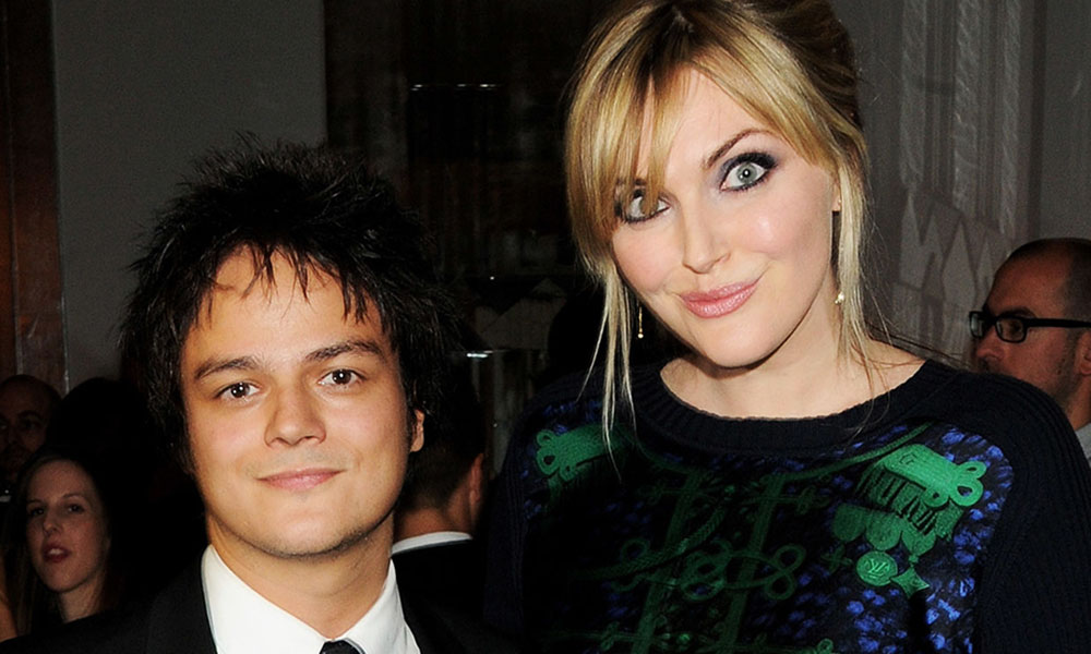 8 Genuine Reasons Why Dating A Short Guy Is Never Awkward!