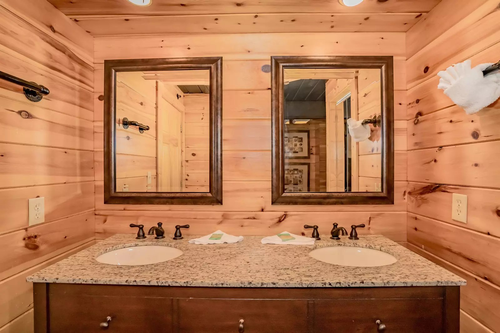 Chateau Sur Lamont 5 Bedroom Gatlinburg Cabin Rental