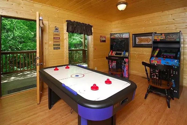 4 Reasons to Stay in Our Gatlinburg Cabins with Arcade Games
