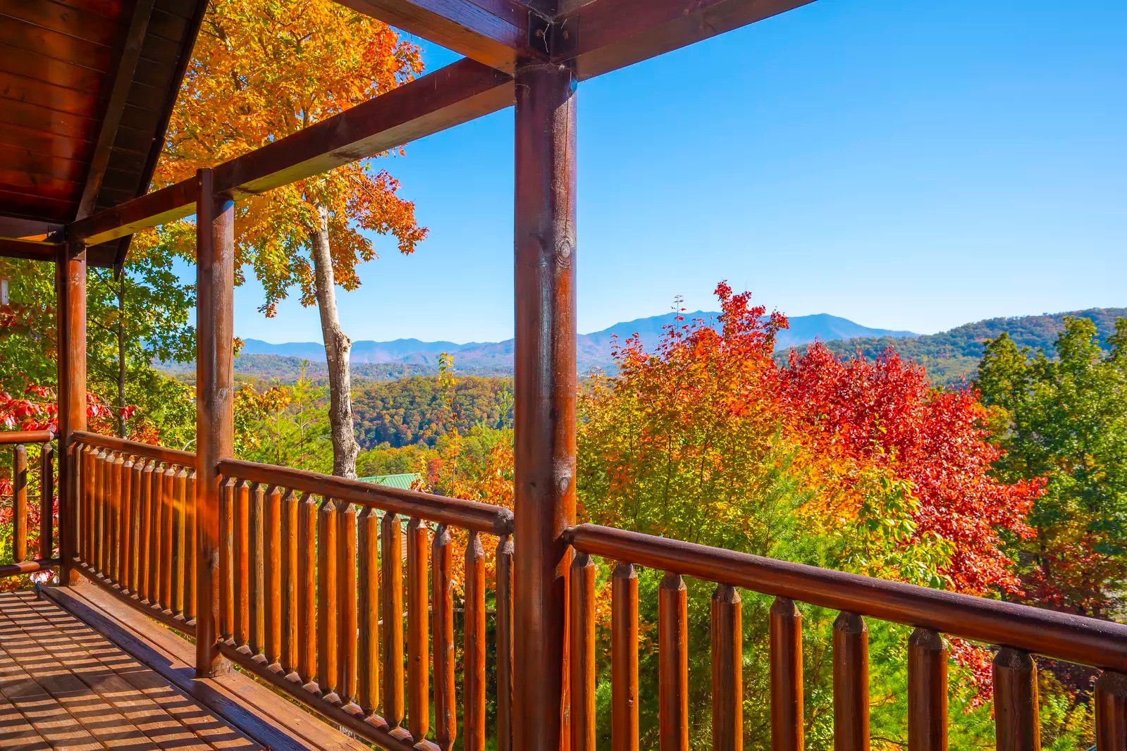 Smoky Vista Romance 2 Bedroom Pigeon Cabin Rental