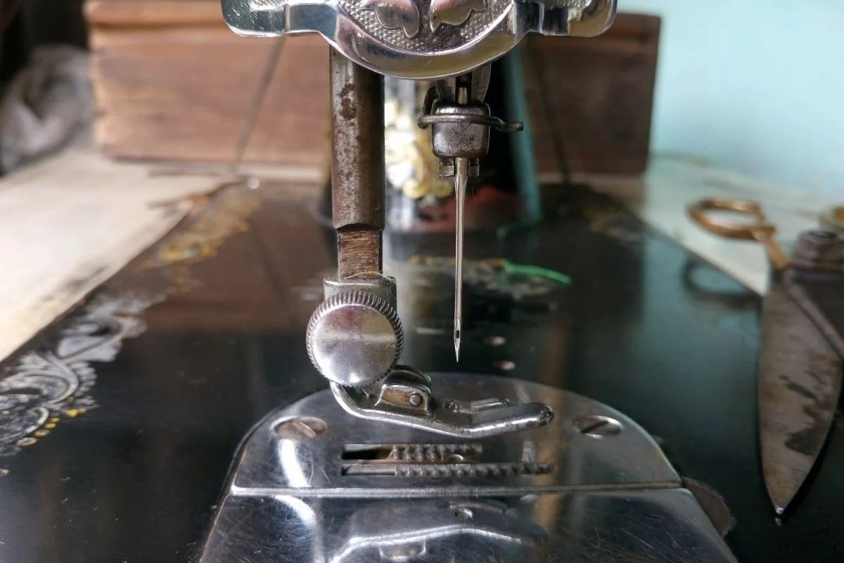 How to Remove Rust From a Vintage Sewing Machine Your Craft Finder
