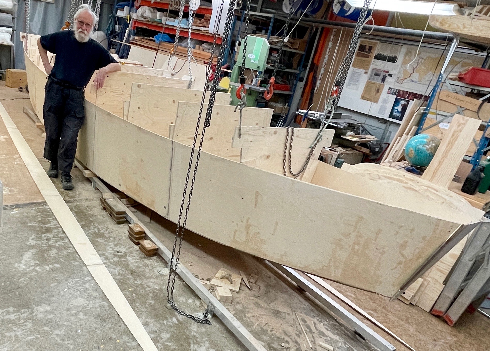 CUTTING THE SHEER LINE Simple habits, simple boat