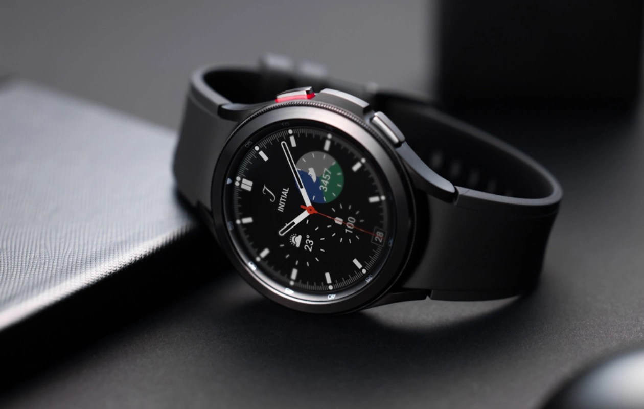 Galaxy Watch 4 and Watch 4 Classic start receiving Wear OS 4