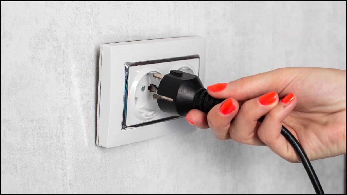 Samsung TV turning On and Off repeatedly [11 Fixes]