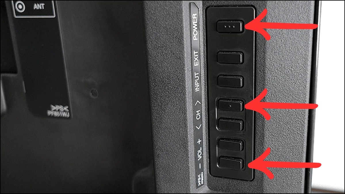 How to Fix Sharp TV Flashing Red Light [9 Ways]