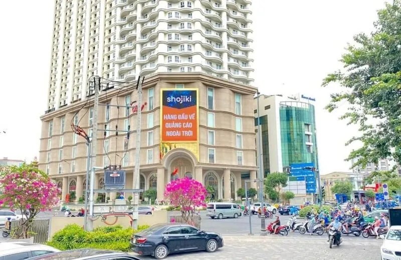 Iconic LED Displays Of Vietnam YUCHIP