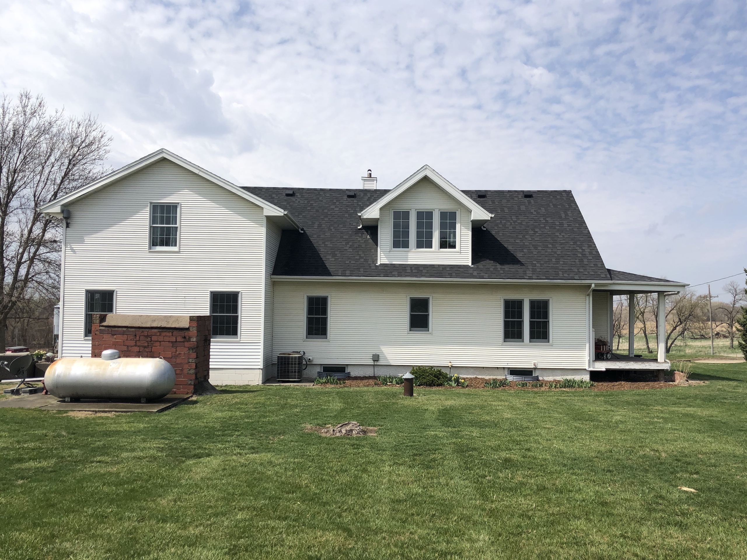 Springfield Acreage Zachland Real Estate, Inc.