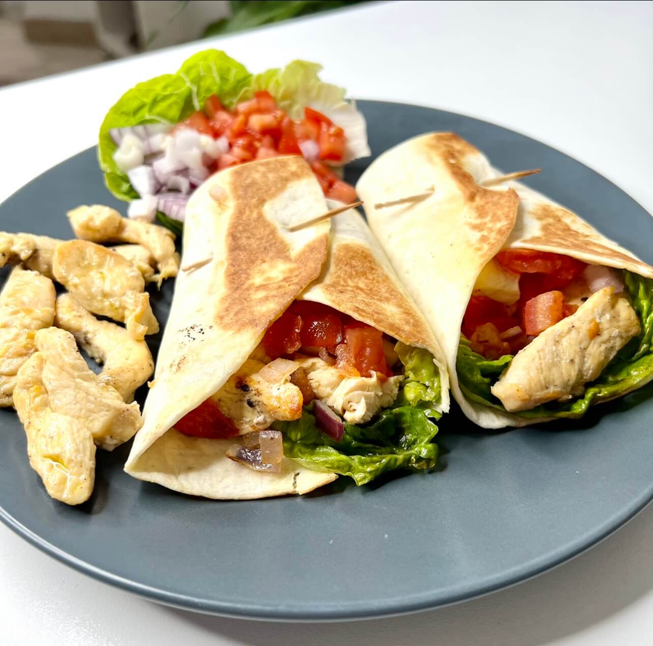 Wraps de pollo saludables.