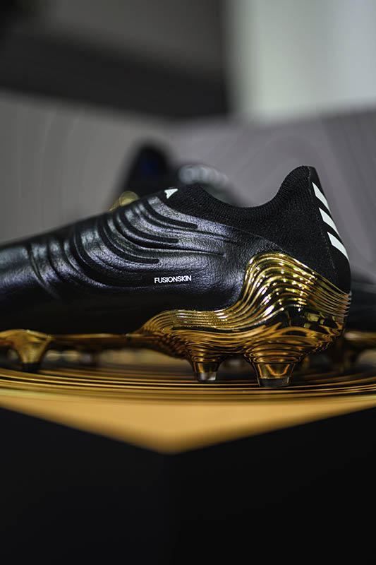 Adidas presenta su último lanzamiento de fútbol – Superlative Pack. Dentro  de este lanzamiento, se encuentran 2 nuevos botines: Predator Freak y Copa  Sense. – Zarpado