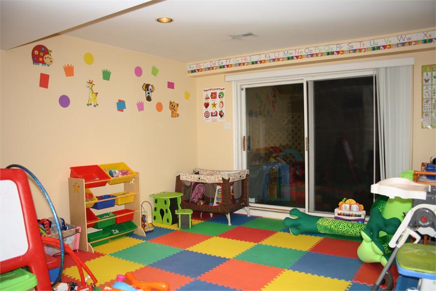 Zarvaragh Niloofar Zare Home Daycare DaycaresChild Cares
