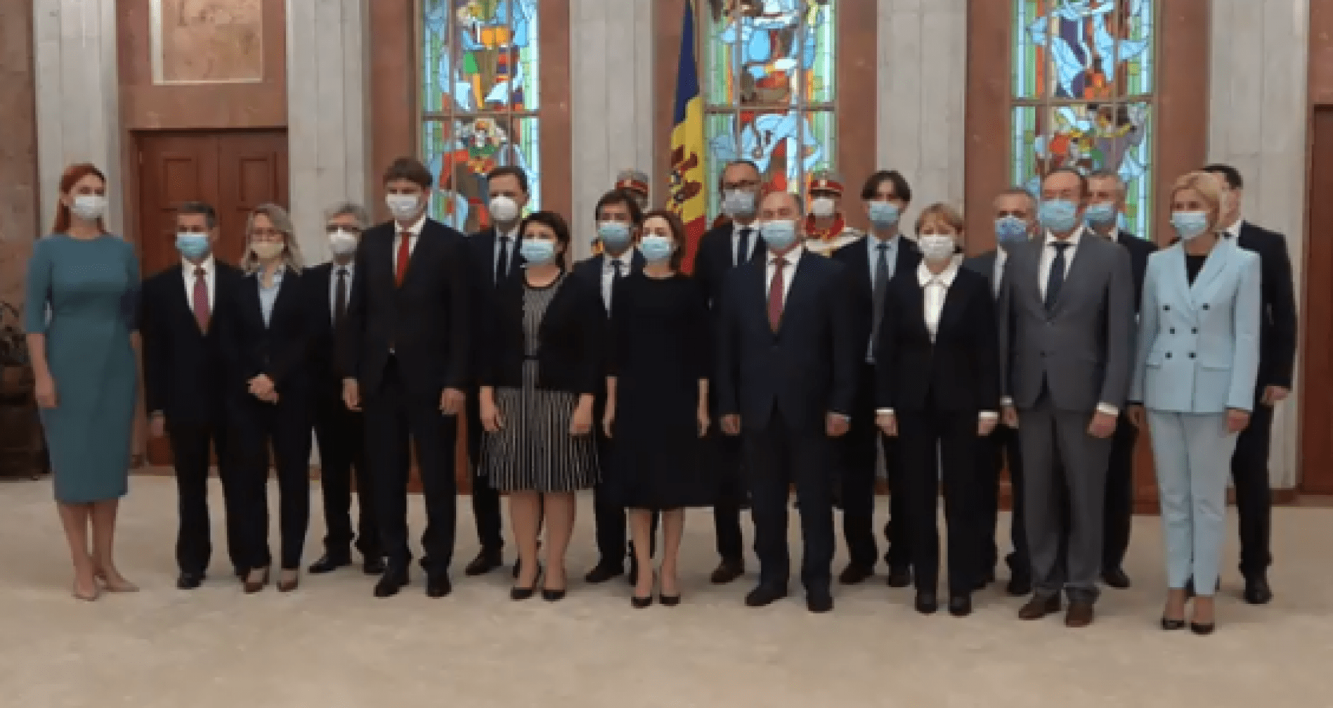 Video Membrii Guvernului Condus De Natalia GavriliÈa Au Depus JurÄmantul De Investire PreÈedinta Sandu Eu O SÄ VÄ SusÈin Parlamentul O SÄ VÄ SusÈinÄ Ziarul De GardÄ