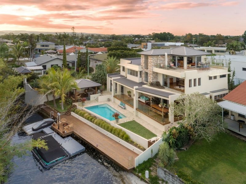 Why Buy Homes on Isles of Capri? ZE Architecture