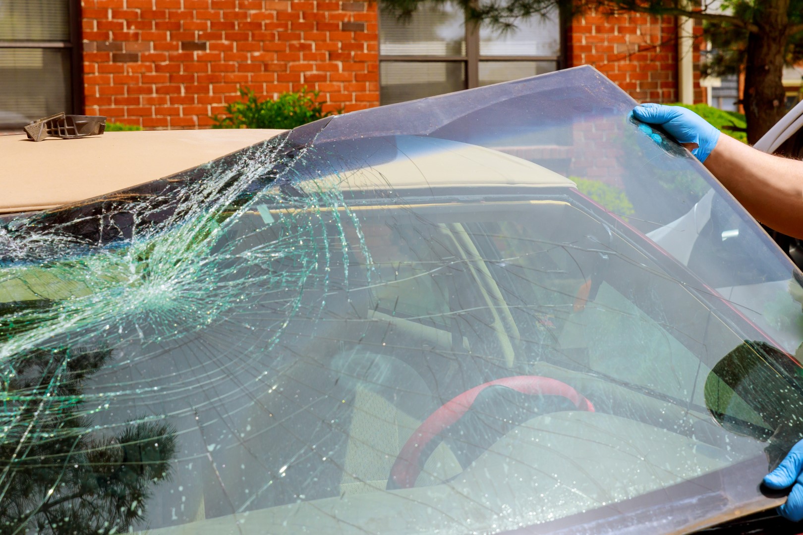 11 Signs You Need A Windshield Replacement