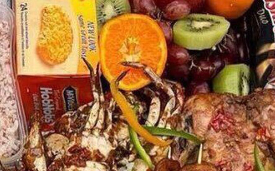 5 Ways Nigerian Food Trays Can Be Chaotic As Hell Zikoko!
