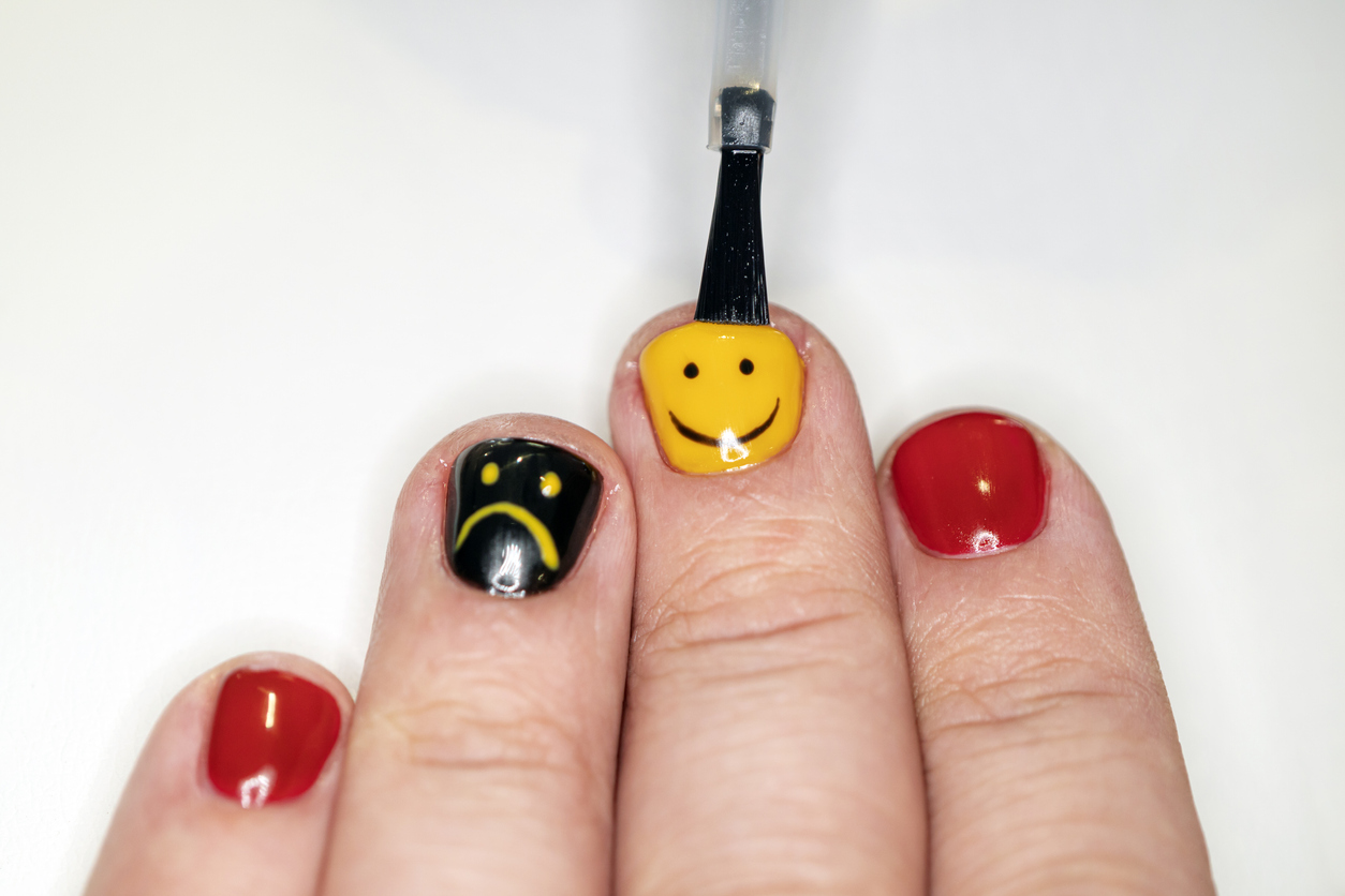 23 Smiley Face Nails You’ll Love in 2023 Zohna
