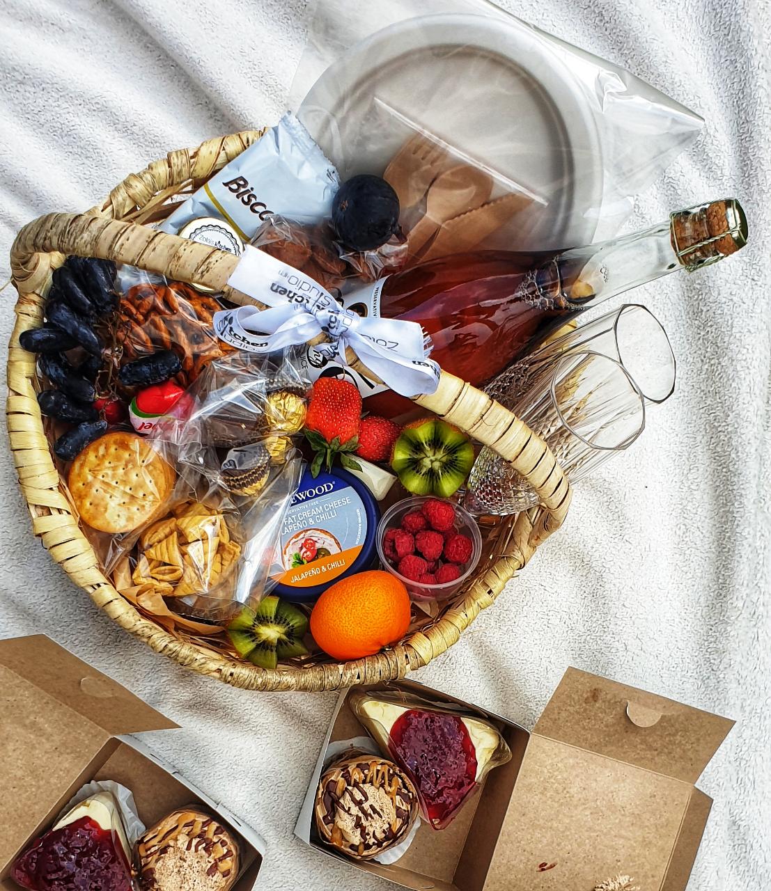 The Picnic Experience Zola`s Kitchen Studio