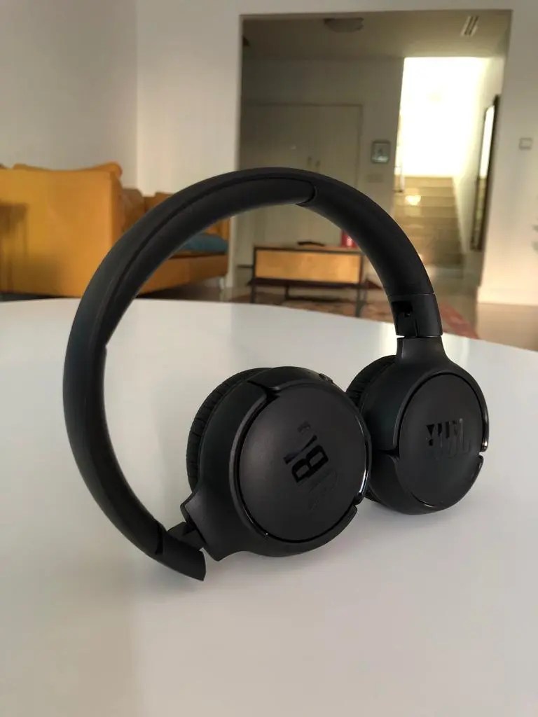 Review JBL Tune 570BT Wireless Headphones | Zopimo