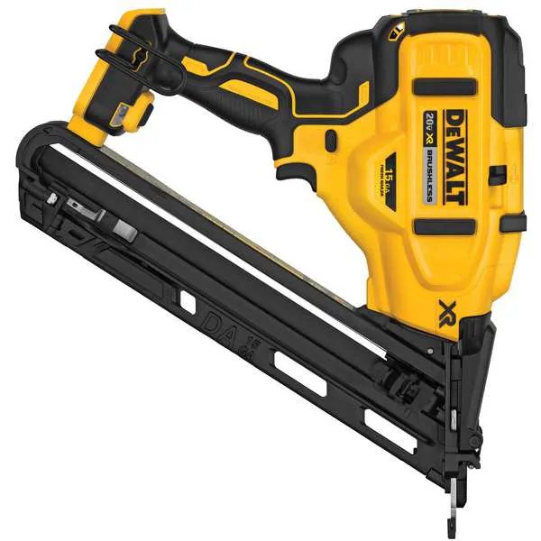 Dewalt 20V MAX* XR(R) 15 GA Cordless Angled Finish Nailer (Tool Only