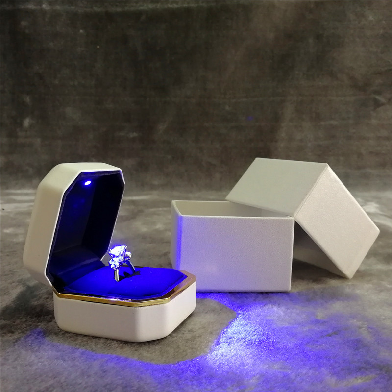 ZTB013 fancy ring jewelry gift box with LED light for engagement and