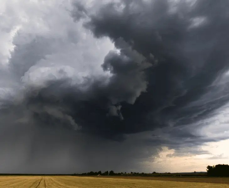 Are Shelf Clouds Dangerous or Not? (Know the Truth!)