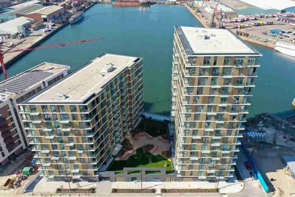 X1 Chatham Waters Luxury 1, 2 & 3 Bed Apartments Near London‎ X1