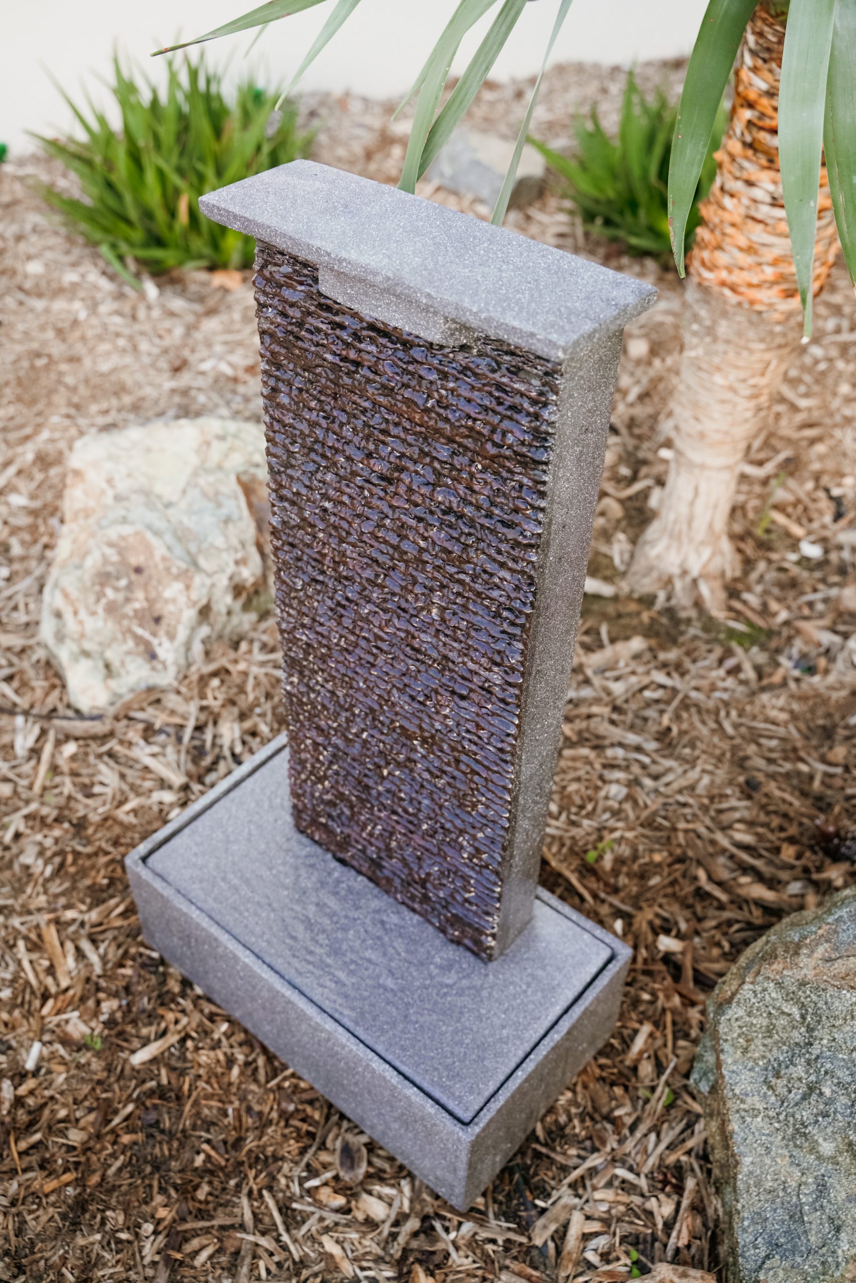 Standing Ridge Water Fountain w/Pedestal (GE3218FTNA) XBrand Your