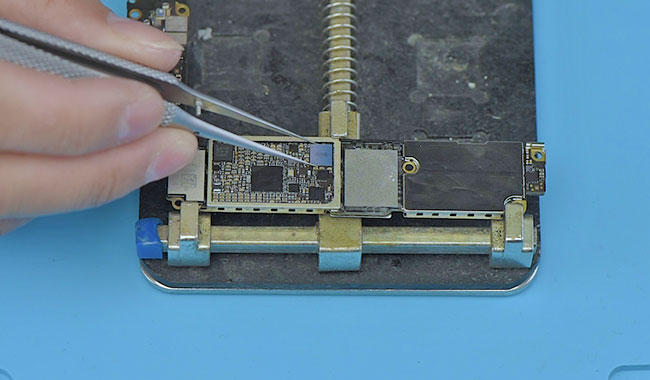 iPhone 7 / 7 Plus Audio IC Boot Loop Audio Disease Repair xFix