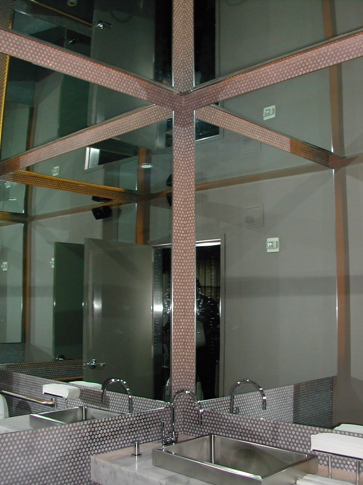 Architectural Interiors Exquisite Glass & Stone