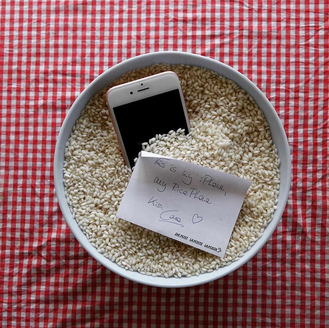 What To Do If Your Phone Falls Into the Water?