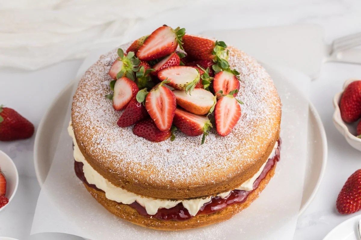 Victoria Sandwich Cake xoxoBella