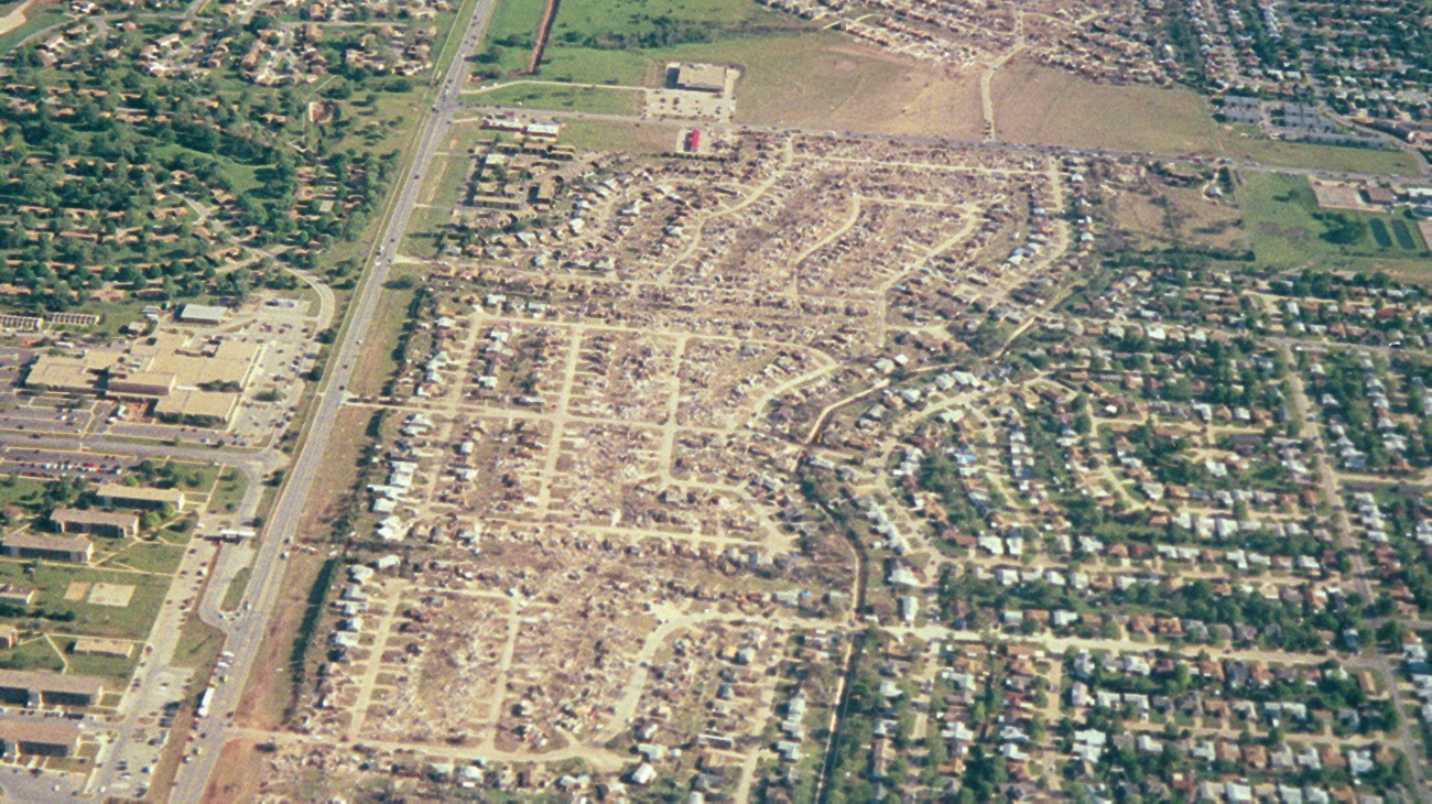 Moore, Oklahoma Tornado Photos, May 1999