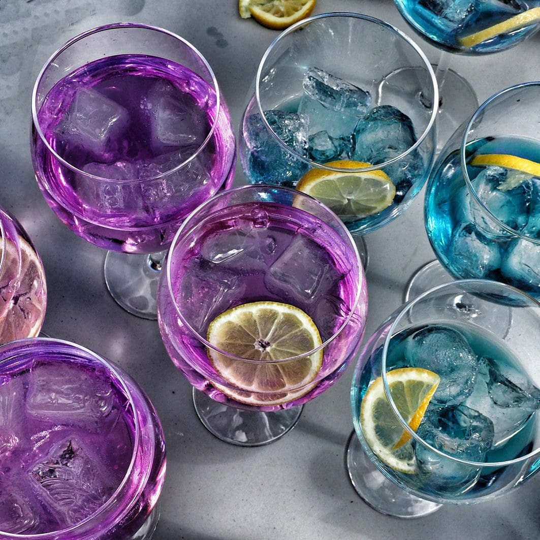 Blue Velvet Gin Magiska blå drinkar till nyåret. Xperhotelsandtable