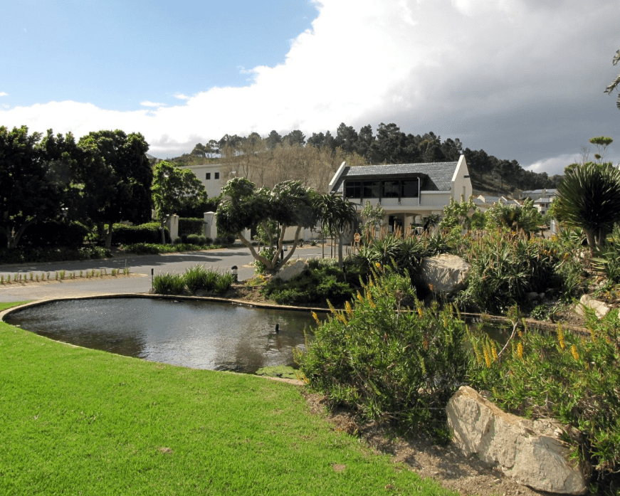 3 Bedroom House For Sale in Hemel en Aarde Estate Seeff Sandbaai