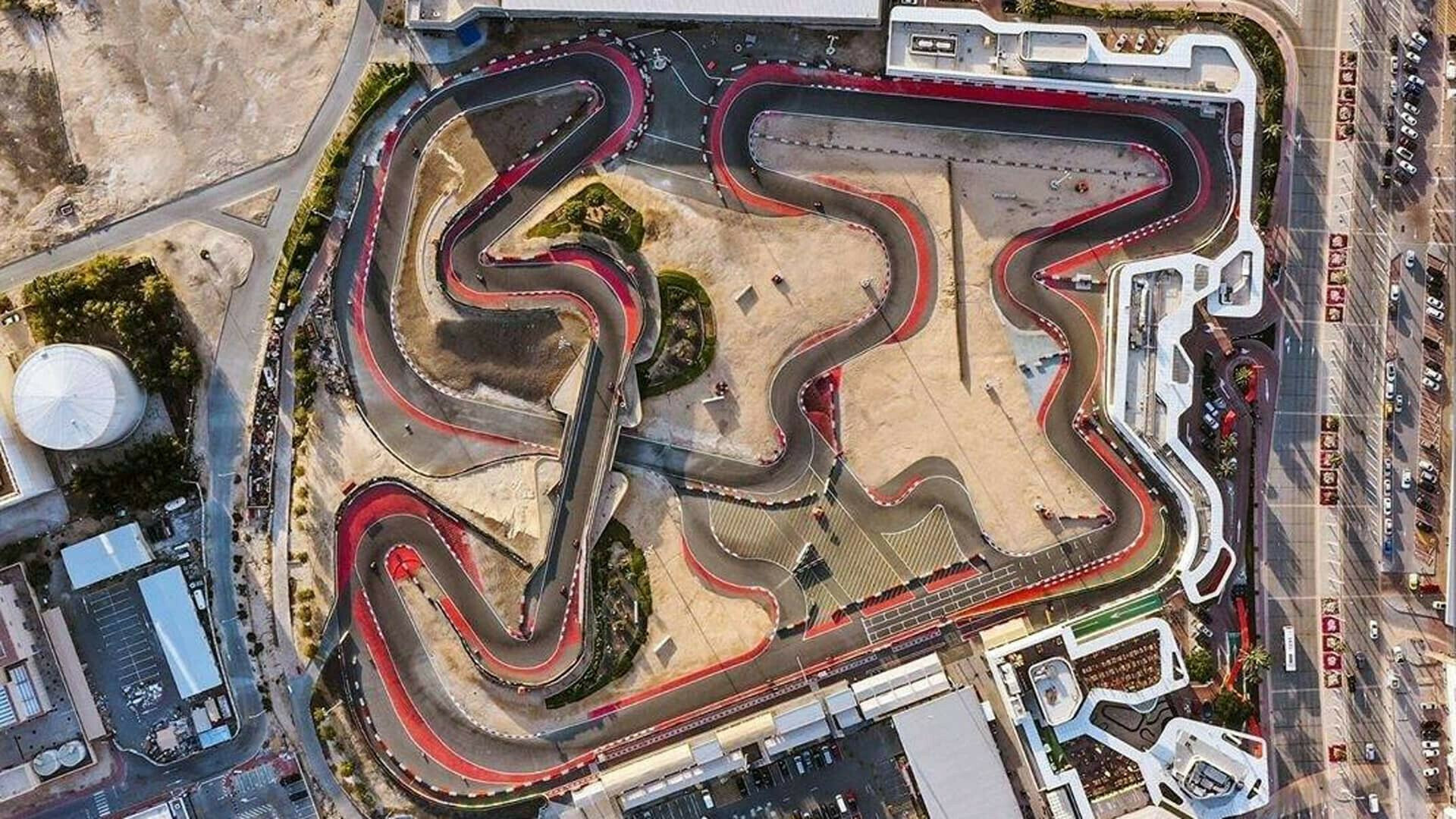 Gift certificate outdoor karting in Dubai Autodrome — Kart racing