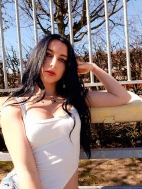 Modena - Candidati In Cerca Di Lavoro - Xtutti.com - Baby-Sitter , Donna Di Compagnia E Pulizie - Modena Casa, Auto, Moto, Personali, Offerte Di Lavoro 480_x_640_jpg