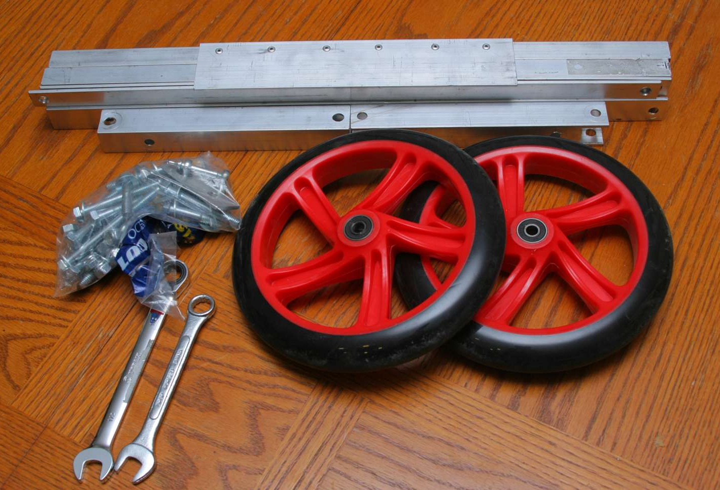 Came across these plans for a collapsible bike trailer, thought some of