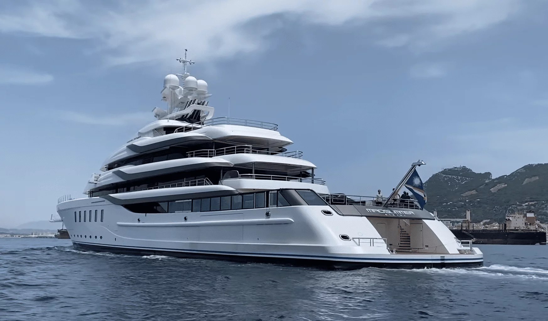 Jeffrey Soffer's 250,000,000 'MADSUMMER' Super Yacht