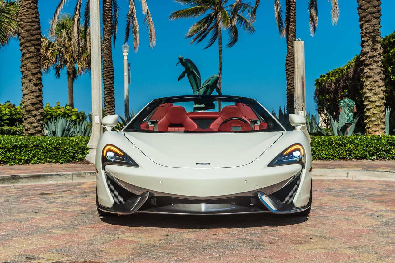 McLaren 570S Spyder White YachtDay