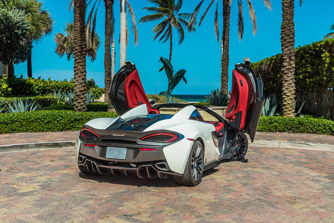 McLaren 570S Spyder White YachtDay