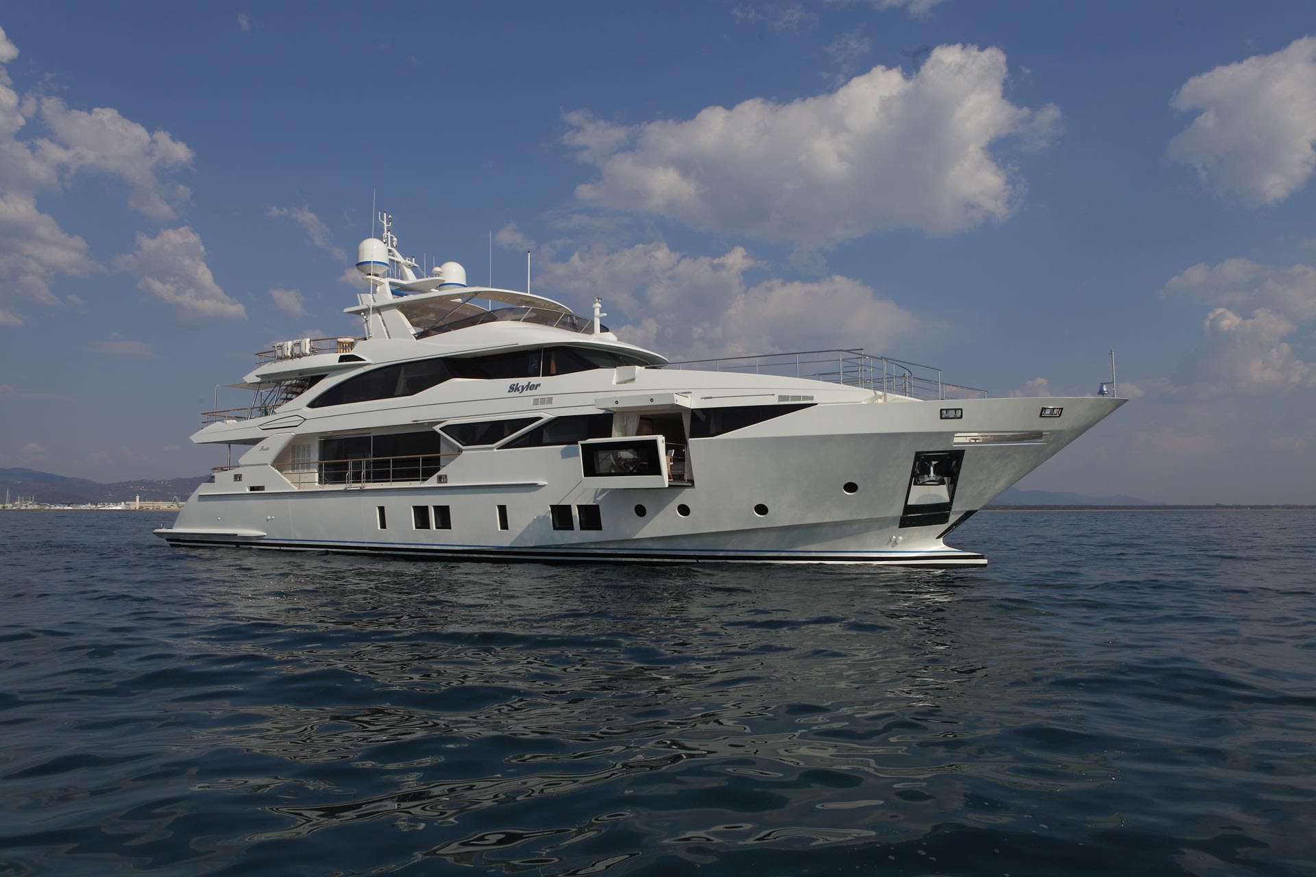 delivers 2 Fast 125 line superyachts Yacht Harbour