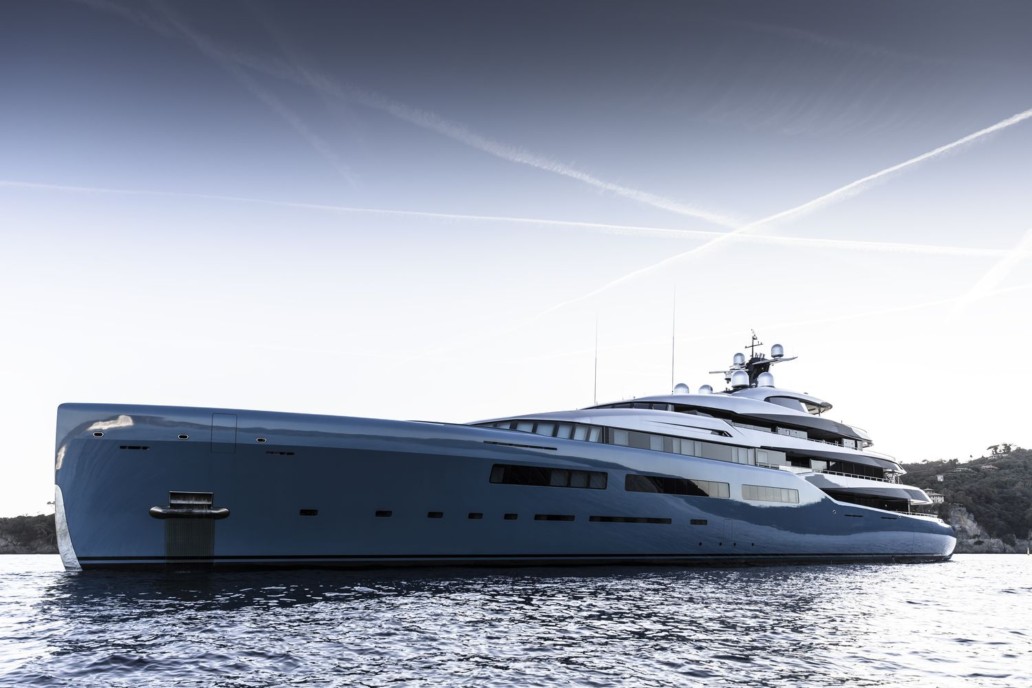 150 million 98metre British billionaire's megayacht with the indoor