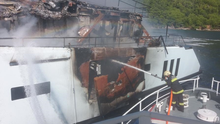 40metre superyacht Kanga almost destroyed in fire Yacht Harbour