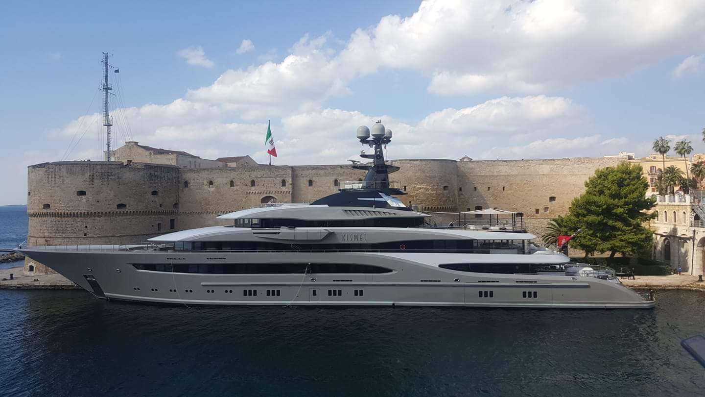 95meter superyacht Kismet in 150 million movie Yacht Harbour