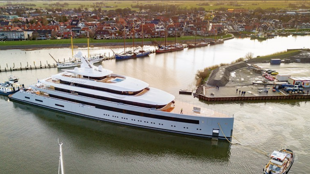 New delivery Feadship 99.95 m superyacht Moonrise Yacht Harbour