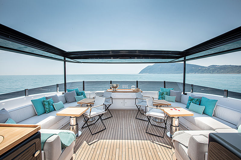 CdM revealed interior of 31m yacht Archipelago Yacht Harbour